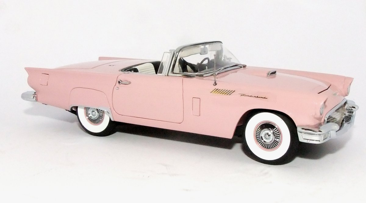 1957 Ford Thunderbird